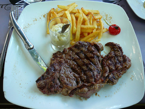 Cour Honneur Avignon 2009 09 20 boeuf Entrecôte de charolais avec une sauce tartare