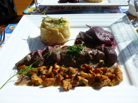 Filet de cerf aux chanterelles Filet de cerf aux chanterelles