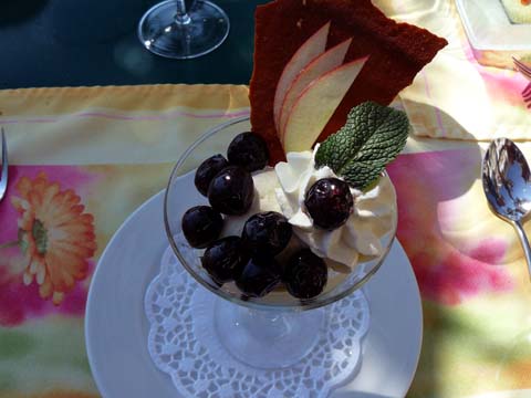Cerises amarena, glace vanille Cerises amarena, glace vanille