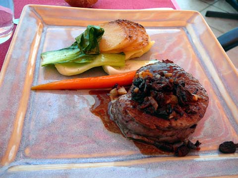 Filet de boeuf charolais accompagné d'un confit de morilles Filet de boeuf charolais accompagné d'un confit de morilles