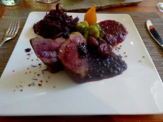 Entrecôte de cerf, sauce aux myrtilles