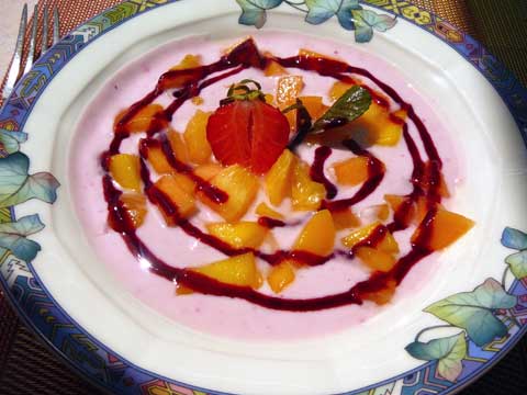 Mousse de yoghourt et fruits