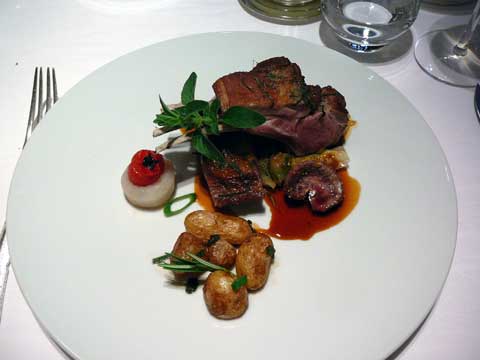 Carré et selle d'agneau de lait du Pays Basque, marjolaine