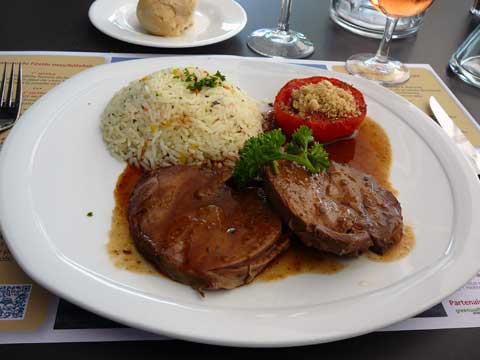 Gigot d'agneau aux 5 épices, riz aux légumes