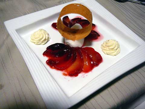 Eventail de prunes, sorbet yuzu