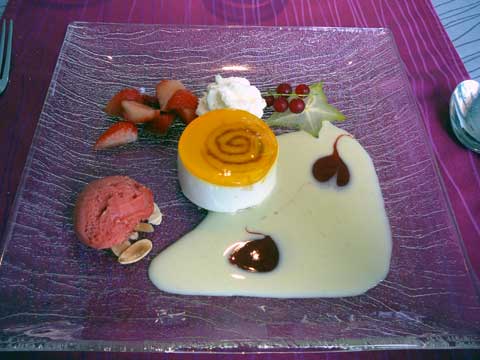 Mousse d'ananas, sorbet orange sanguine