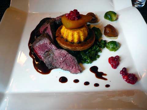 Découpé de chamois au jus de cassis, tarte fine automnale et moelleux de céleri safrané