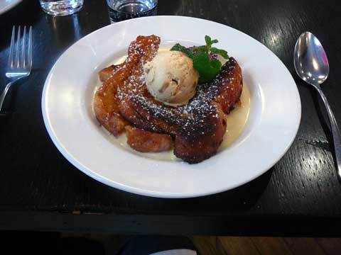 Pain perdu, crème anglaise et glace caramel