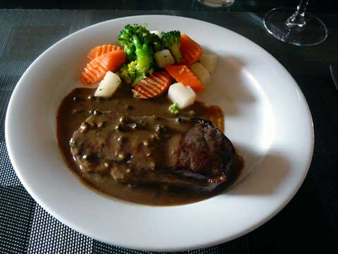 Entrecôte de boeuf au poivre vert