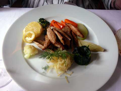 Restaurant Le Maguet, Les Evouettes Filets de perche meunière