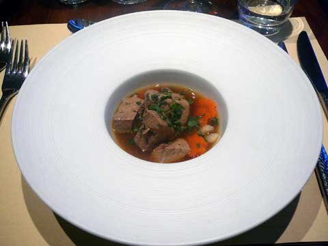 Auberge du Peccau : Pot au feu de foie gras, bouillon "façon Hakata"