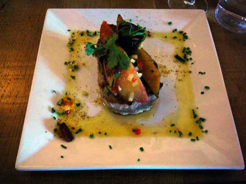 Pavé de thon mi-cuit, petits légumes