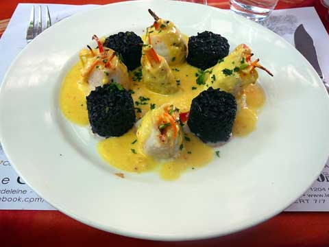 Paupiette de carrelet aux légumes, maki de riz venere