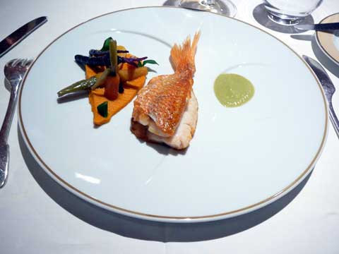 Le rouget : déclinaison de carottes, wasabi