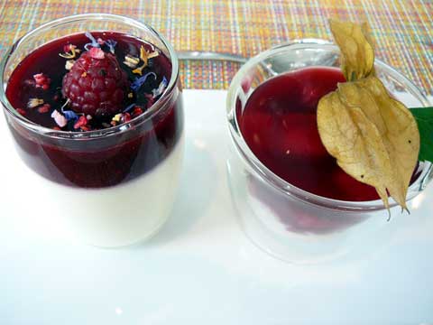Panacotta aux fruits rouges / Mazamorra morada, arroz con leche