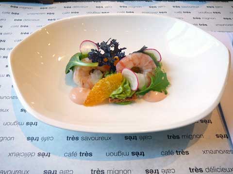 Guacamole d’avocat piqué de gambas et suprêmes d’orange