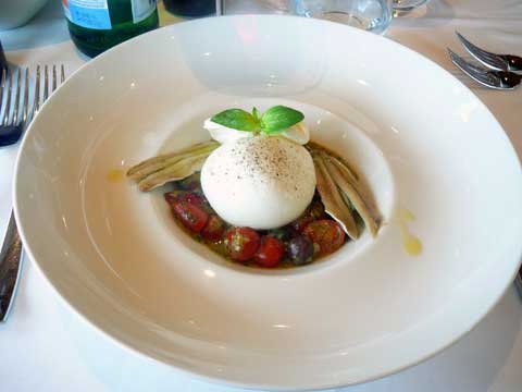 Burrata Campana, anchois, tomates dattes