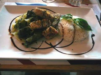 Pavé de thon au sésame, riz, choux pak choi