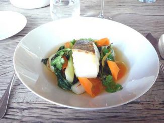 Cabillaud d'Oléron, bouillon de boeuf, légumes du marché