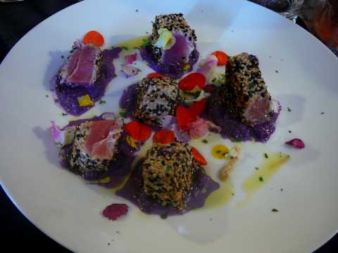 Tagliata de thon et purée de betteraves