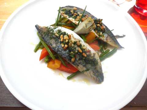 Filets de maquereaux provençale, légumes printaniers