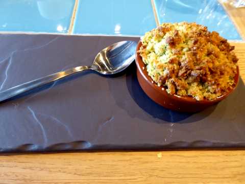 Crumble aux abricots et basilic