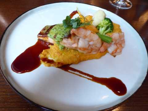 Saumon teriyaki, patates douces, légumes