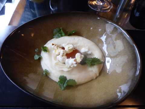 Jaune d'oeuf, purée de panais à la pimprenelle