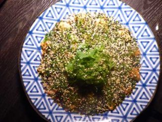 ild for sashimi & sesame : sashimis d’omble chevalier en teriyaki, sésame grillé, miso & saladine d’herbes