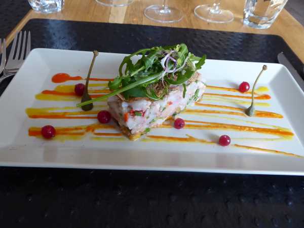 Auberge de Champvent - Tartare de Saint-Jacques aux poivrons confits et saucisse aux choux vaudoise IGP
