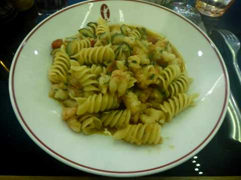 Fusillonni aux gambas et aux courgettes