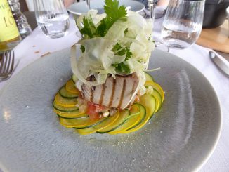 Pavé de thon, carpaccio de courgettes, fenouil et coriandre