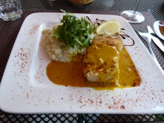 Filet de sandre, risotto au citron, petits légumes, sauce safranée