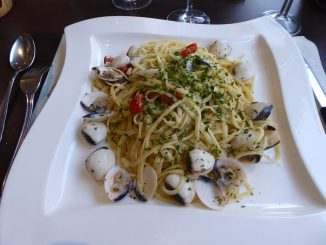 Linguine aux vongole veraci et pomodori di Pachino