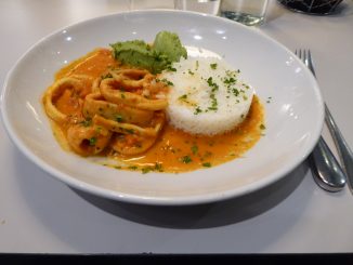 Calamars à l'Armoricaine, mousseline de brocolis, riz