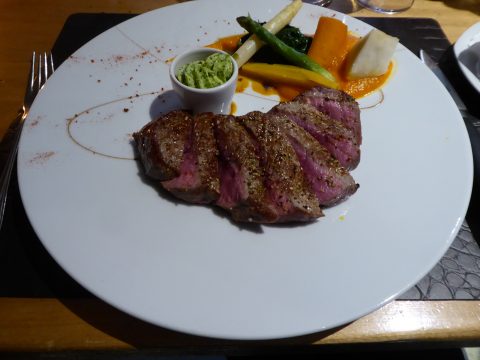 Relais du Valais, Vétroz : Entrecôte de boeuf Angus et son beurre aux herbes