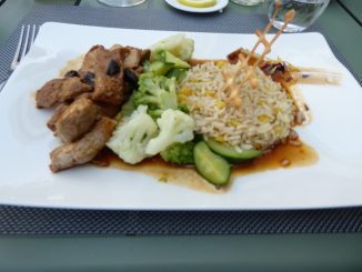 Minute de veau, jus de viande, riz aux légumes