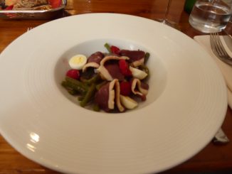 Salade de magret fumé, haricots verts, vinaigrette de framboise