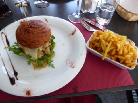Restaurant Le Philosophe, St-Maurice : Hamburger du Chef