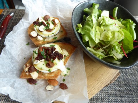 Toast de chèvre de Serge Kursner à Gimel, salade