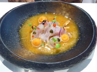 Ceviche de dorade, lait de tigre, gel d’algue nori, patate douce, mais grillé