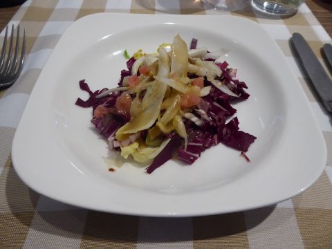 Salade d’endives aux fruits et aux noix