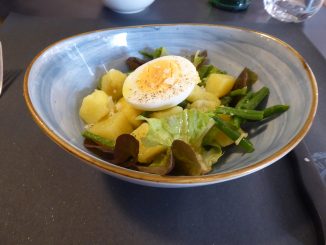 Salade pomme de terre, haricots verts, oeuf