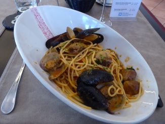 Spaghetti aux moules et aux vongole