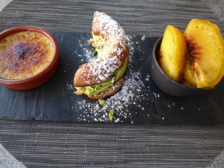Suprême de poulet jaune, mousseline de céleri, tagliatelle fraîches