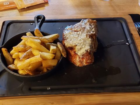 Restaurant Bones, Baden